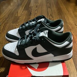 Nike Women’s Vintage Green and White Sneakers